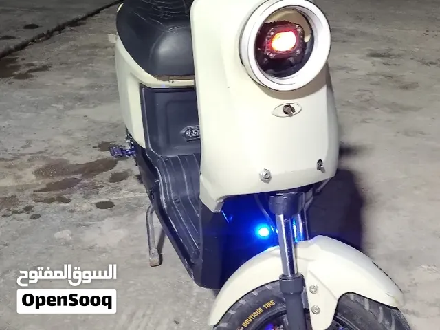 دراجة شحنR9 موديل25 كامله مكمله نقصهه بس اشاير ما  يشتغلن سعر280الف مكاني زبير