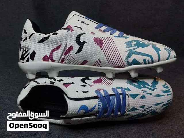 احذيت تورتان للملاعب الانجيل الصناعي