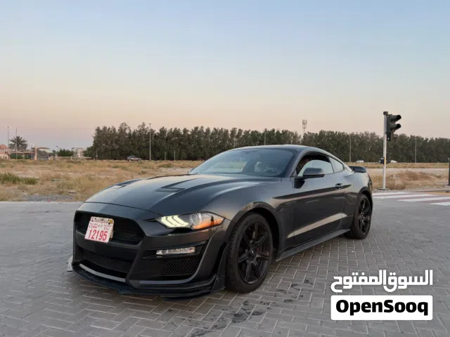 فورد موستنغ ايكو بوست قير عادي مانويل 4سلندر ممتازه من الخارج والداخل شاشه رنقات مثبت سرعه