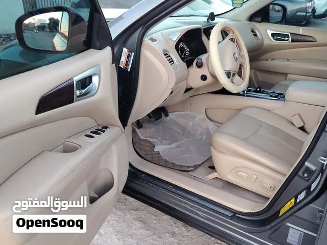 Used Nissan Pathfinder in Dhofar