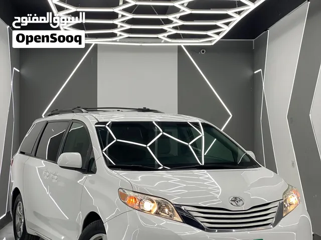 ممكن توفير رقم تكسي تسجيل جديد لم تستخدم ف عمان وتتمول10سنوات مع الضمان والسيرفس والتلميع والترقيم
