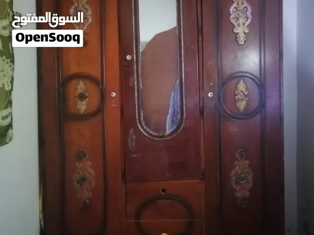دولاب سويدي قوي بسعر 30000 الف وباقي مكتبه