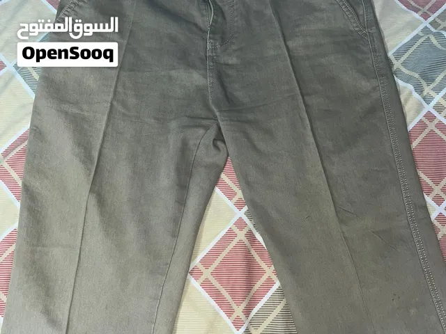 بنطلون جديد بسعر 400