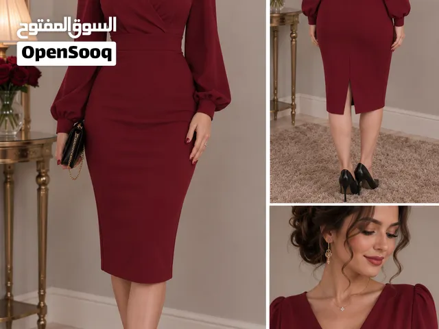 فستان ماروني قصير مستعمل مره واحده ويكون بينصل