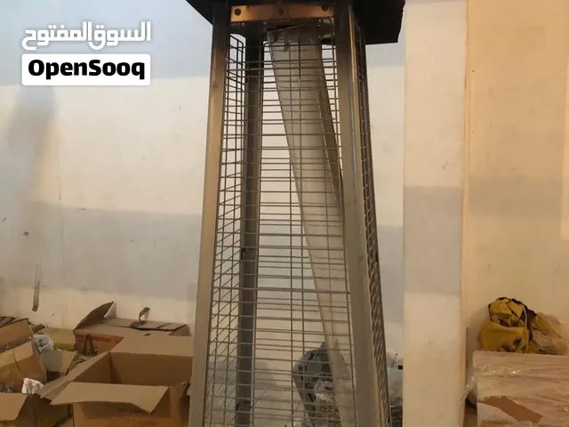 كراسي وطاولات واغراض