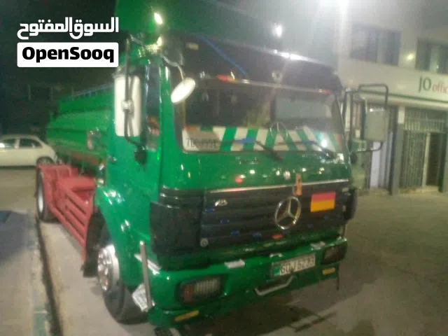 مرسيدس بنز الون اخضر