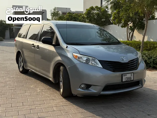 Toyota sienna v6 3.5L with good condition model 2014 for sale
