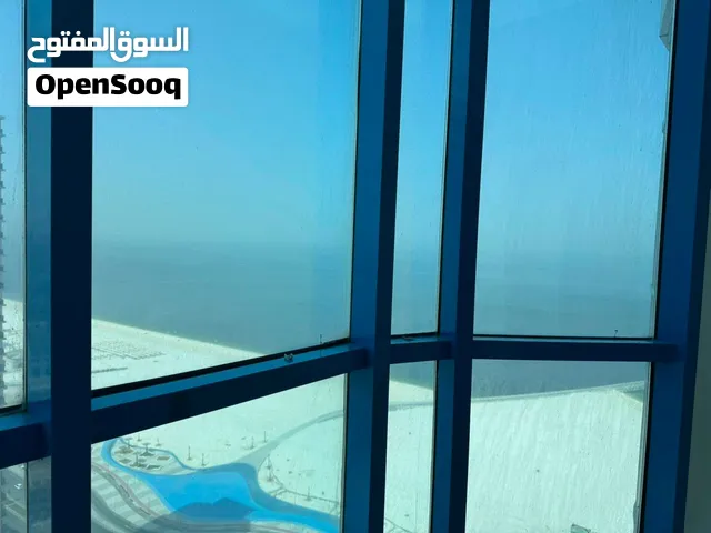 بحر قدامك كل يوم غرفتين وصالة أول صف كورنيش عجمان- اطلاله بانوراما - مساحه كبيره -ايجار سنوي
