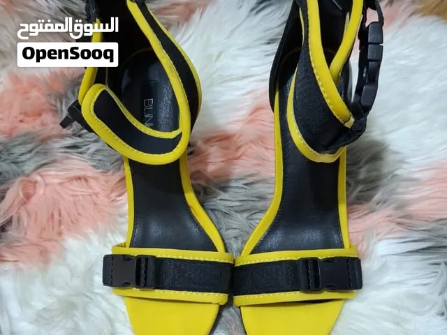 احذية نسائية للبيع في ابو ظبي