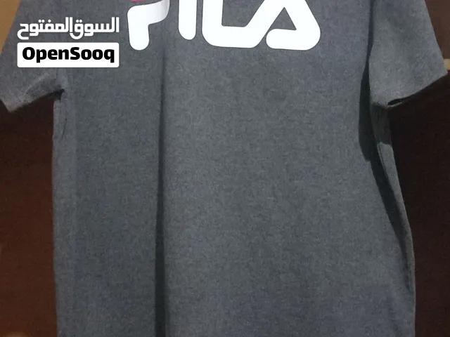 وارد الخارج تيشرت ماركة FILA  فيلا الأصلي  مقاس XL  مستعمل إستعمال الخارج و بحالة ممتازة جدا زي الجد
