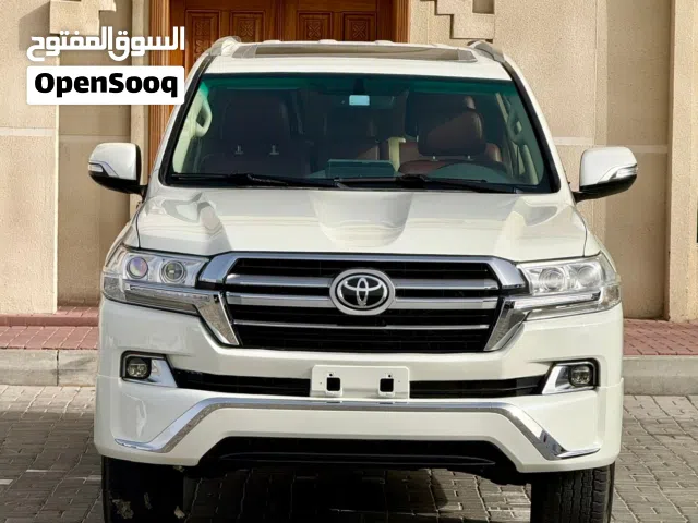 تويوتا لاندكروزر GXR ثمان سلندر V8موديل 2021 خليجي بحالة ممتازة