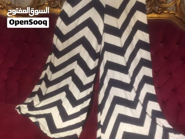 فساتين وجواكت جديد ومستعمل لساعات فقط
