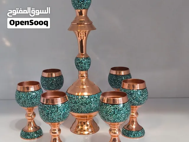 طقم ضيافة نحاسي فاخر مطعّم بالفيروز النيشابوري الطبيعي – إبريق و6 أكواب وصينية