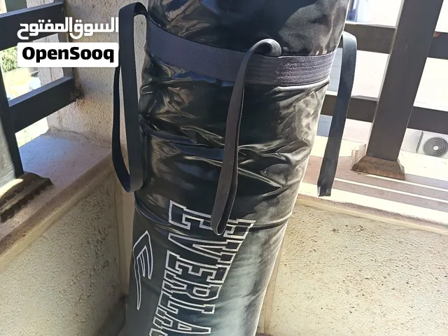 كيس ملاكمه من شركه معروفه مع مجموعة احبال المقاومه للتدريب بسعر منافس