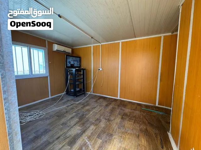 كرفان سكني مجهز مع مكيف بحالة ممتازة ، كهرباء، ارضيات ، ديكورات داخلية ، جاهز للاستخدام