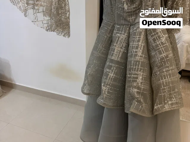 فستان نسائي للبيع