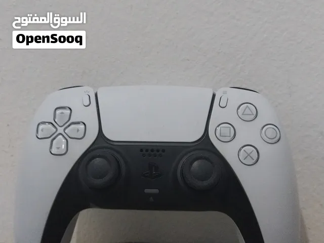 يد بلاستيشن 5 نظيفه
