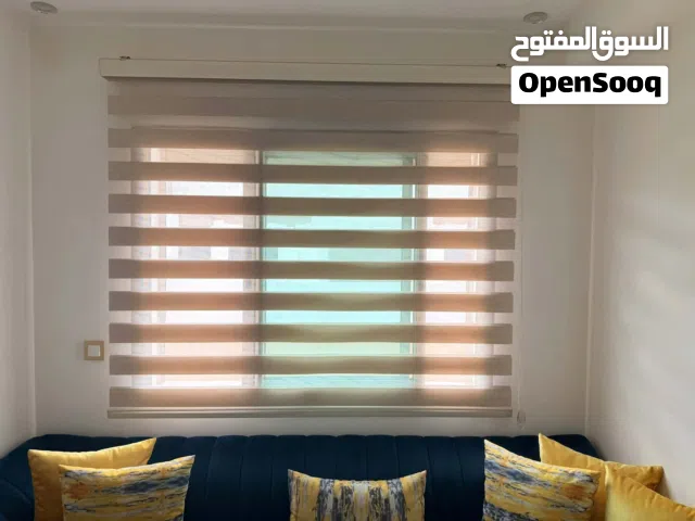 À vendre : Canapé d’angle en L avec rangement + store + tapis