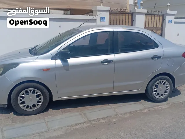 للبيع سيارة فورد صالون فيجو