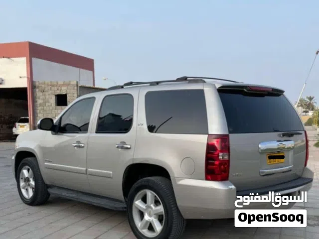 شفروليه تاهو سنة الصنع 2010 لون بيج LTZ رقم 1 فل مواصفات خليجية  استخدام شخصي لون داخلي بيج ( جلد )