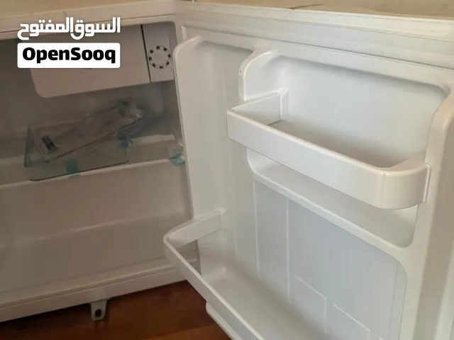 ثلاجة صغيرة