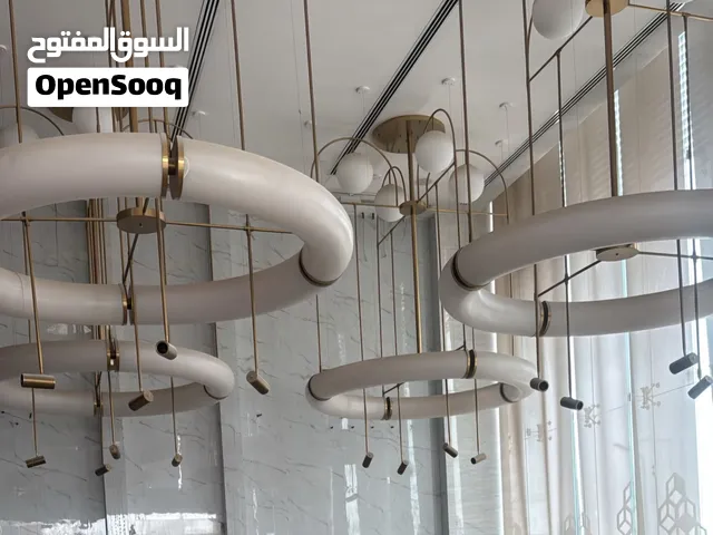 ثريات منزل اول محلات فخمه وبي سعر فخم جدا وكميه كثير الي يبي ومناسبه لي المنزل والمحل وأنيقة جدا