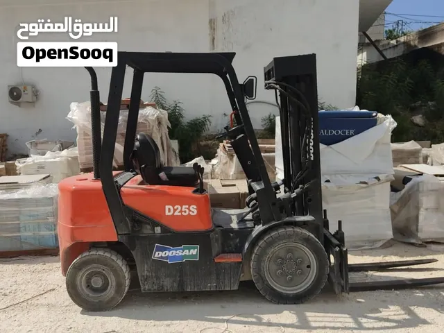 مزليك شبه جديد وبسعر مرتب دوسان 2008