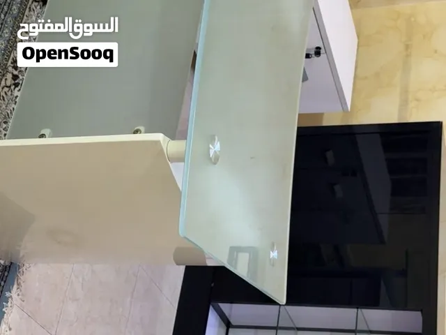 للبيع طقم مكتب بحالة ممتازة