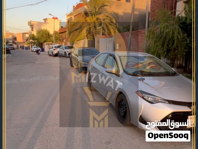 دار للبيع في اليرموك قرب جامعة الناجي