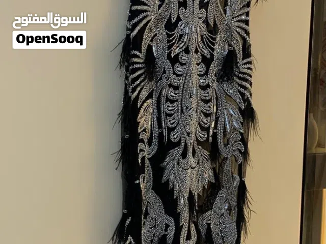 للبيع بدلة سهرة  جديدة لم تلبس مقاس S إلىM