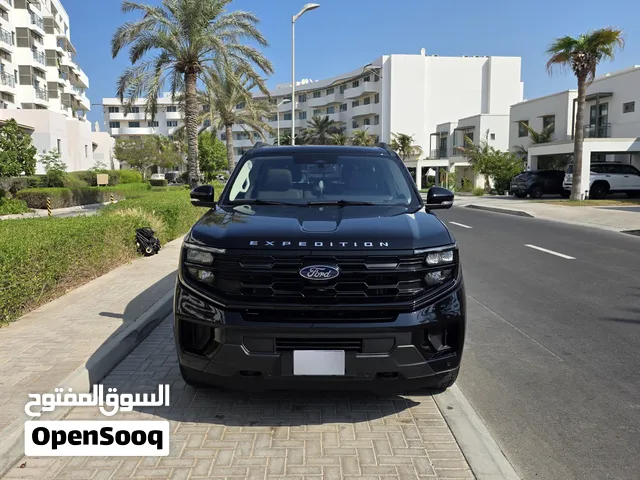2025 Ford Expedition fully loaded low milage in mint condition