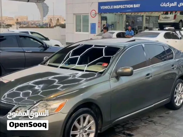 لكزس Gs أمورها طيبه ما تشتكي من شي و ألي له خاطر يكلمني