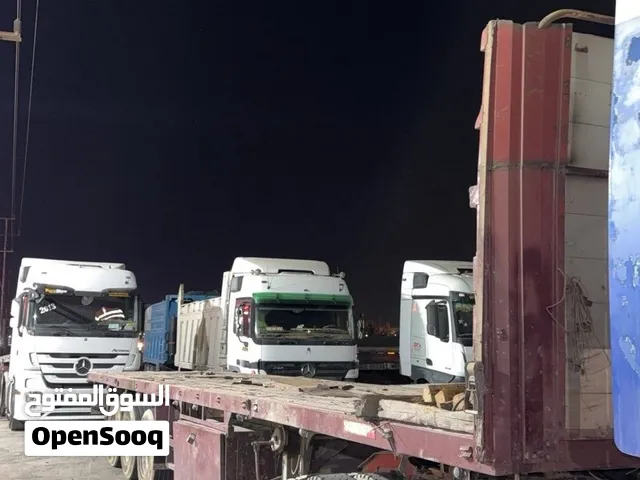 عرباية الماني موديل 2000 للبيع طولها 13 و 60 للبيع كاش فقط