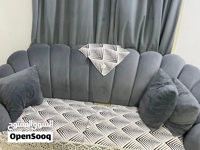 للبيع طقم انتريه شبه جديد