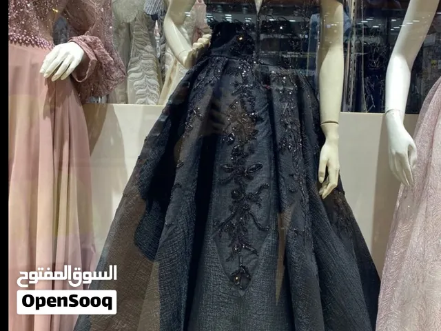 فستان اسود