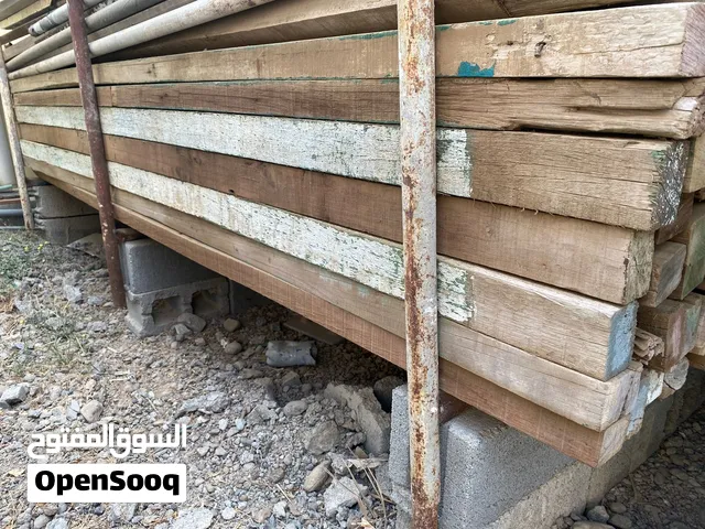 الوصف مربع قوي جدا بحالة ممتازة طول الحبة عشره فوت يصلح لي السقف والمظلات وغيرها بيع بالجملة
