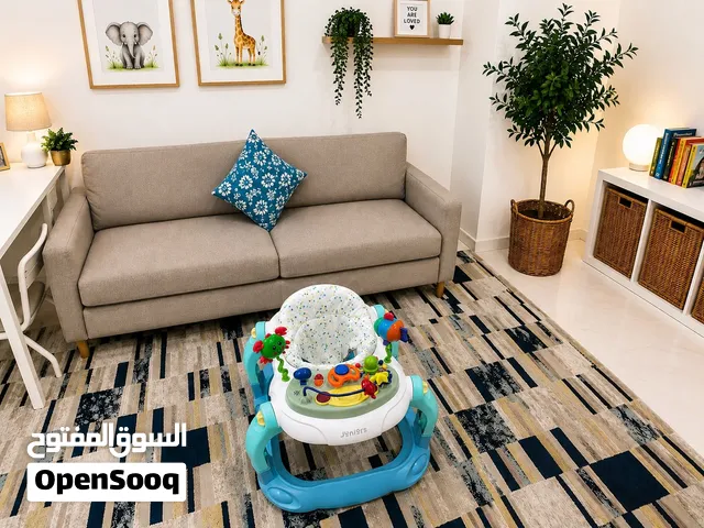 Almost New Junior Brand Walker عربية اطفال ماركة جونيور للبيع بدواعي السفر