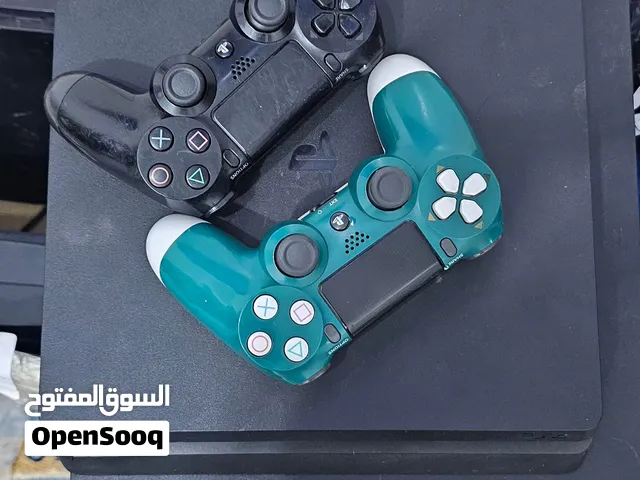 جهاز بلايستيشن فور سلم مستخدم نظيف مع يد وكالة ويد وتجاري مفتوح لغرض المعجون فقط وسعر مناسب جدا