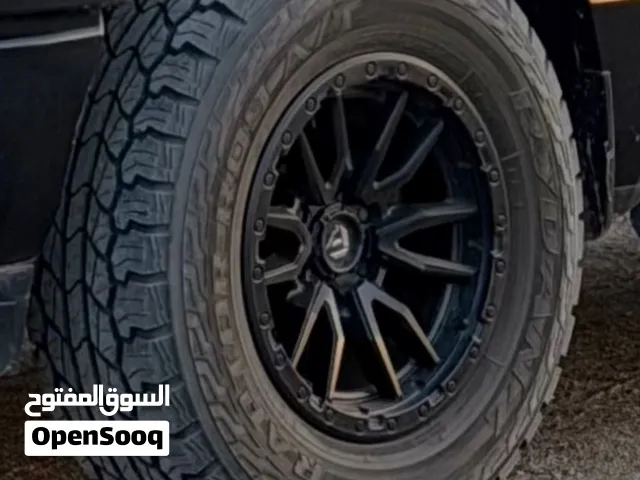 للبيع إطارات ريدانز مستعمل نص حجري