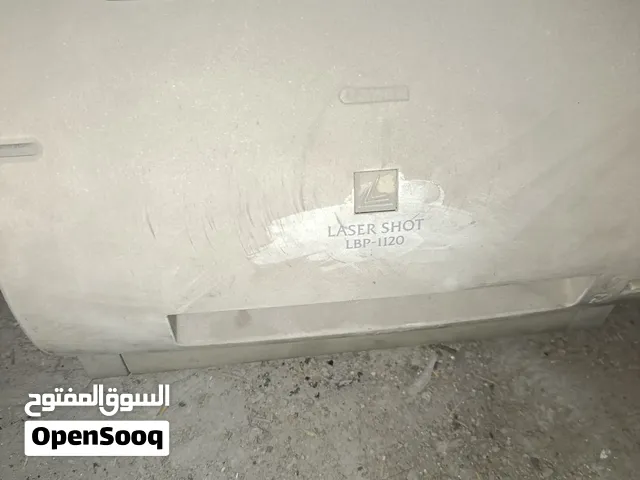 هذه طابعة ليزر Canon Laser Shot LBP-1120.  تستخدم تقنية الطباعة بالليزر أحادية اللون (أبيض وأسود).
