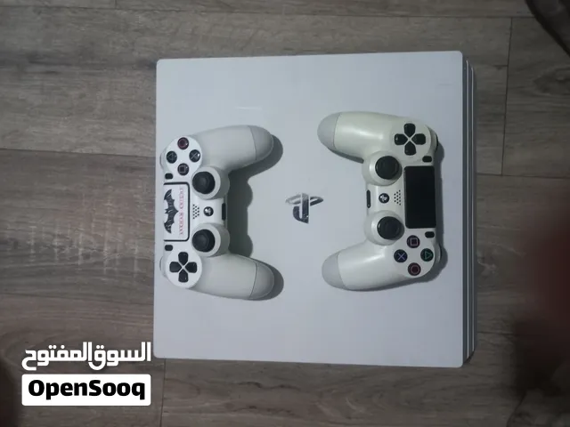 PS4 PRO بلايستيشن 4 برو مهكر شبه جديد بجميع ملحقاته و بضمان