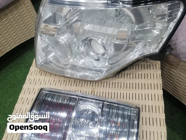 مفتاح سيارة موستبيشي باجيرو و ضو أمامي يمين ، وضو خلفي يمين ياباني للبيع