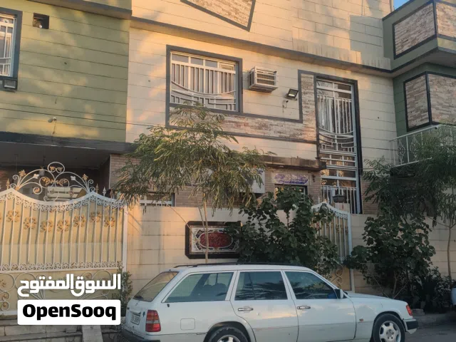 بيت للبيع في حي الحر ركن على الحديقة  الطابق الاول استقبال كبير صاله هول و غرفة نوم و مطبخ حمامات 2