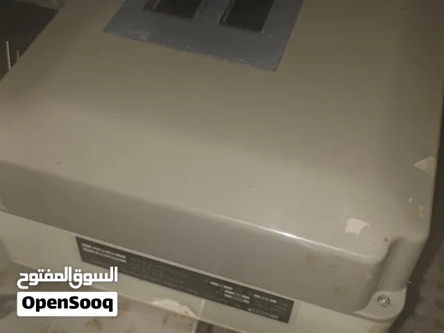 بيع عرض طاولة استيل لبيع سمك مع ميزان اكتروني مطابق موصفات لي وزن السمك و الحم مع طاولة محاسبه