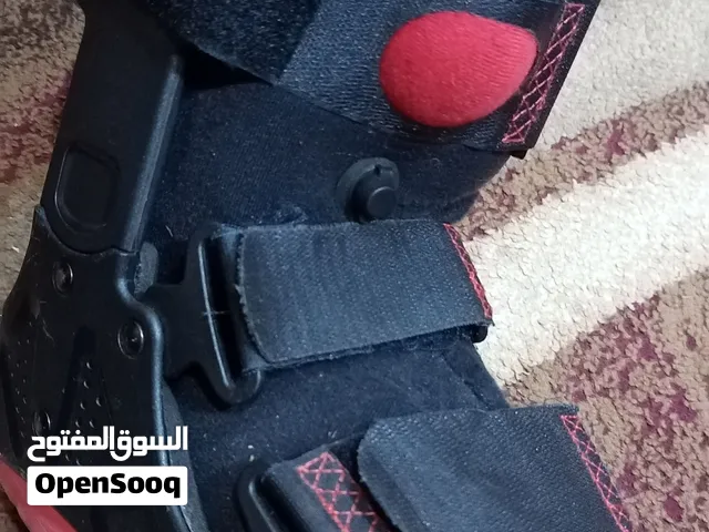 حذاء كاحل طبي انكل بريس ankle brace أمريكي بحالة ممتازة.. المقاس سمول لصغار السن