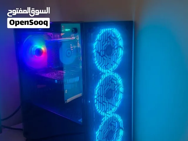 للبيع بي سي مع اغراضه