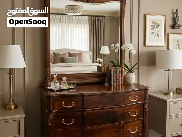 تواليت مع مرايتو  4 ادراج خشب زان وخشب احمر تفصيل ثقيل بحالة ممتازة السعر65 عمان الي