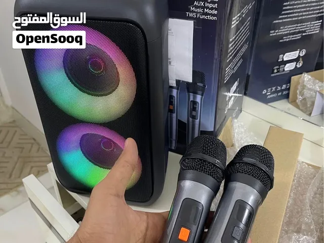 سماعات البرتقالية بـ 80 الف  السماعة السودة بـ 40 الف
