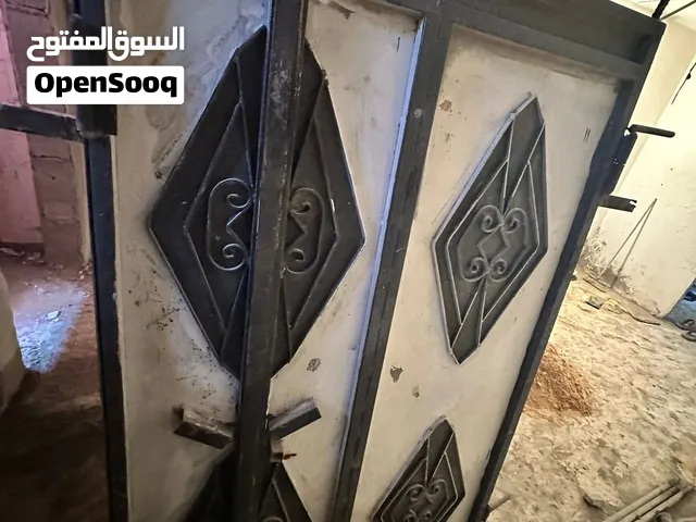 باب حديد مستعمل للبيع