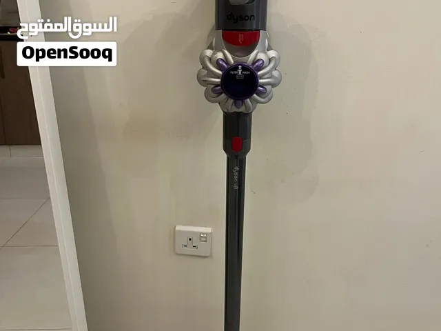 Dyson V8 Cordless Vacuum Cleaner – Original – Good Condition